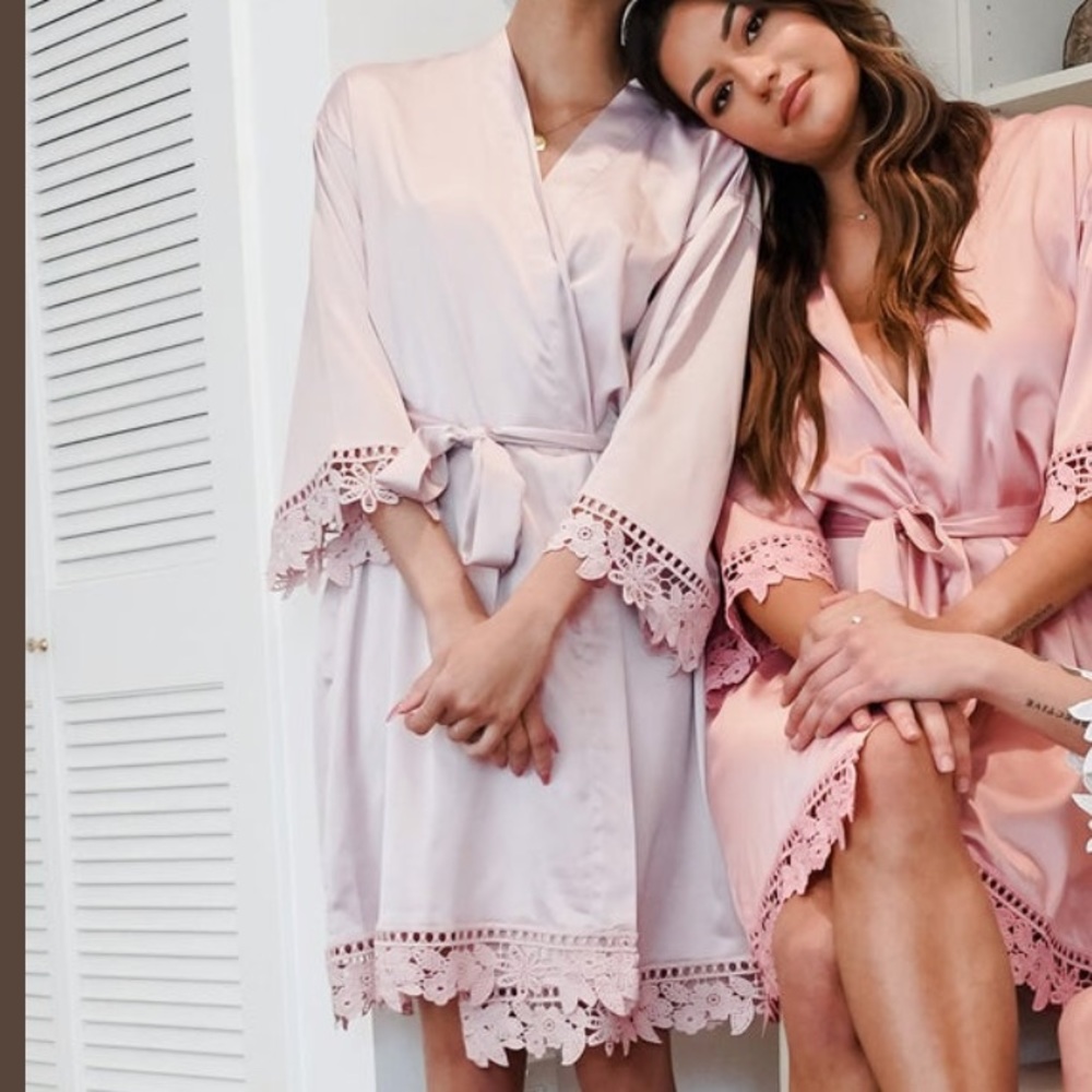 NWT Satin Lace Robe Bridesmaid Sexy in Soft Mauve